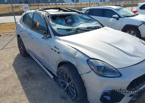 2023 Maserati Grecale Modena z USA, uszkodzony, nr VIN ZN682AVM4P7433772